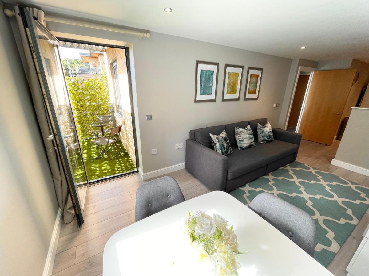 Urban Living'S - The Wesley Beautiful City Centre Apartment With Balcony Oxford Kültér fotó