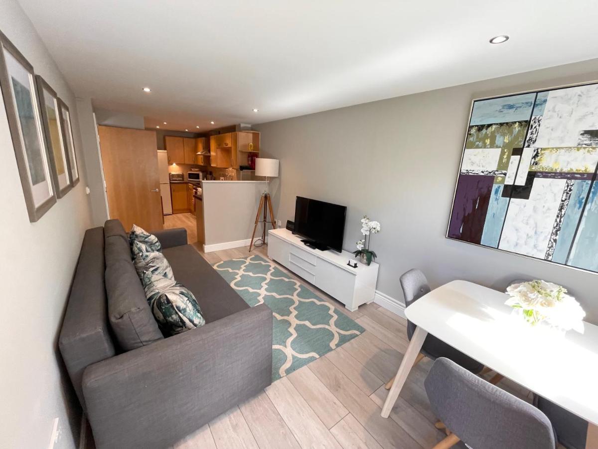 Urban Living'S - The Wesley Beautiful City Centre Apartment With Balcony Oxford Kültér fotó